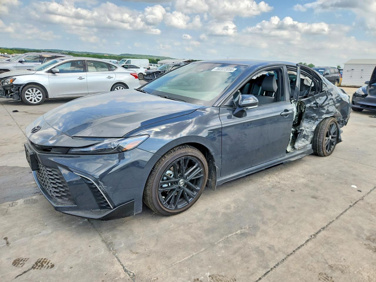 Salvage Toyota Camry Image