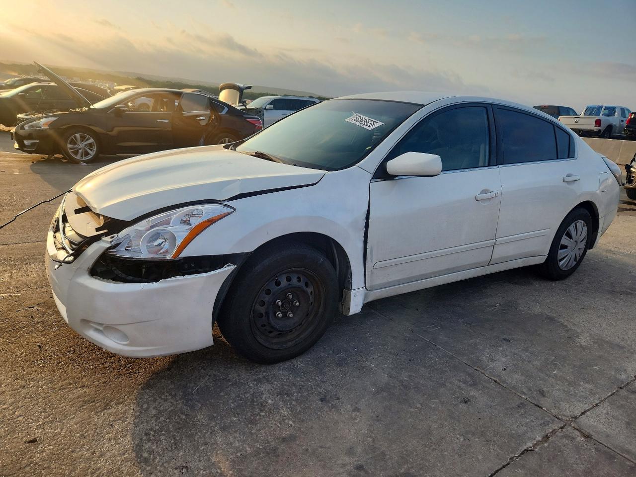 Salvage Nissan Altima Image