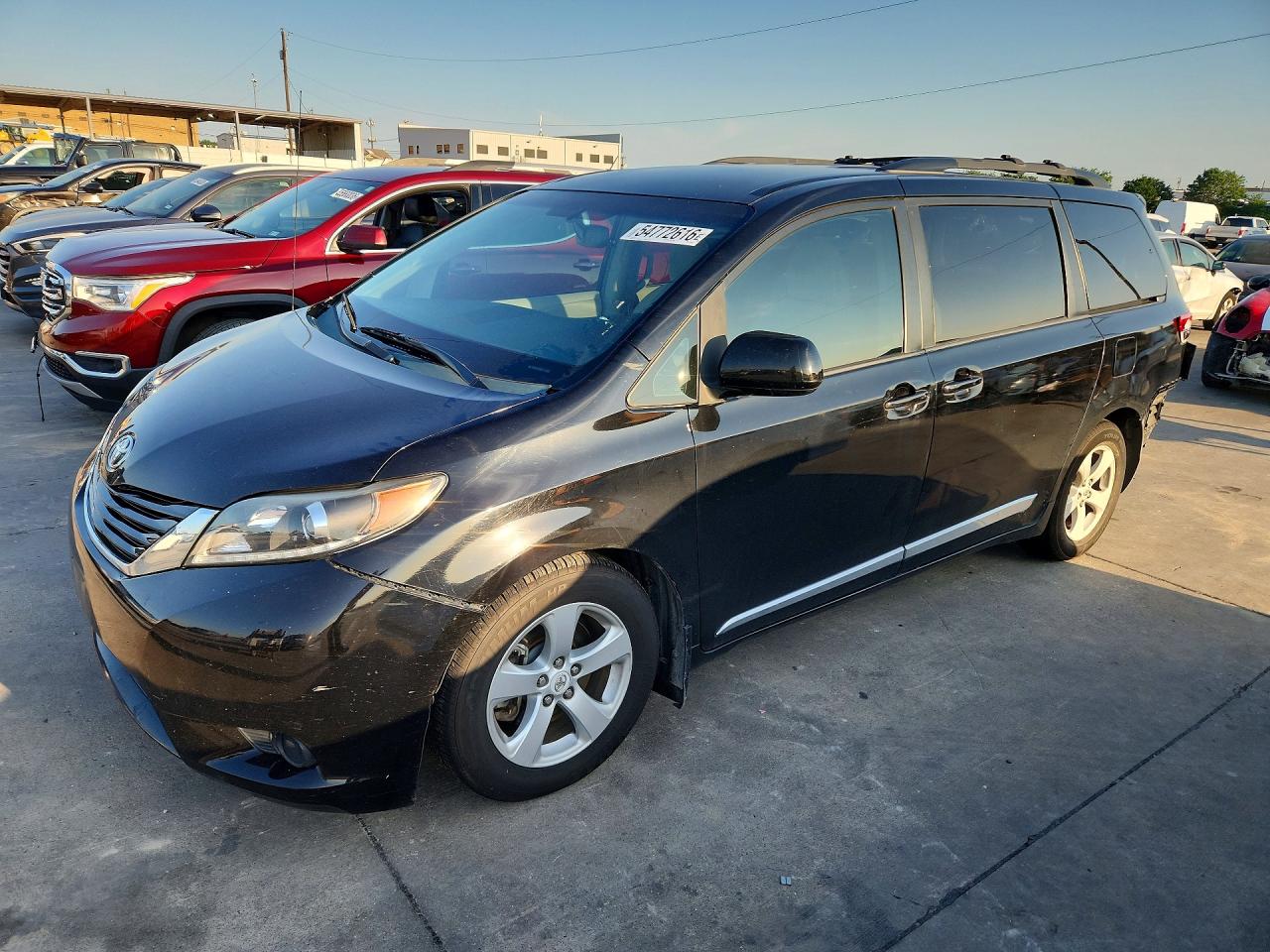 Salvage Toyota Sienna Image