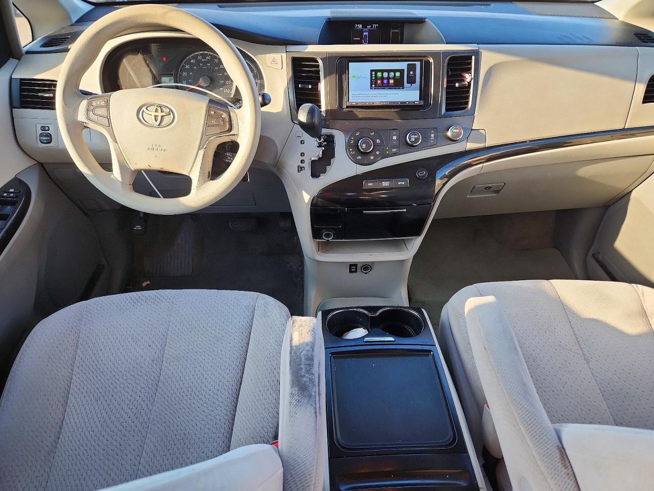 Toyota Sienna Le