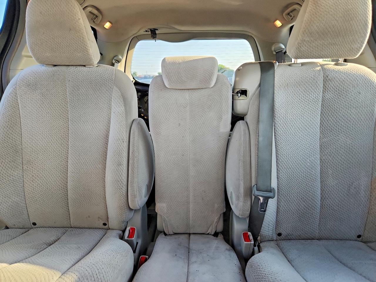 Toyota Sienna Le