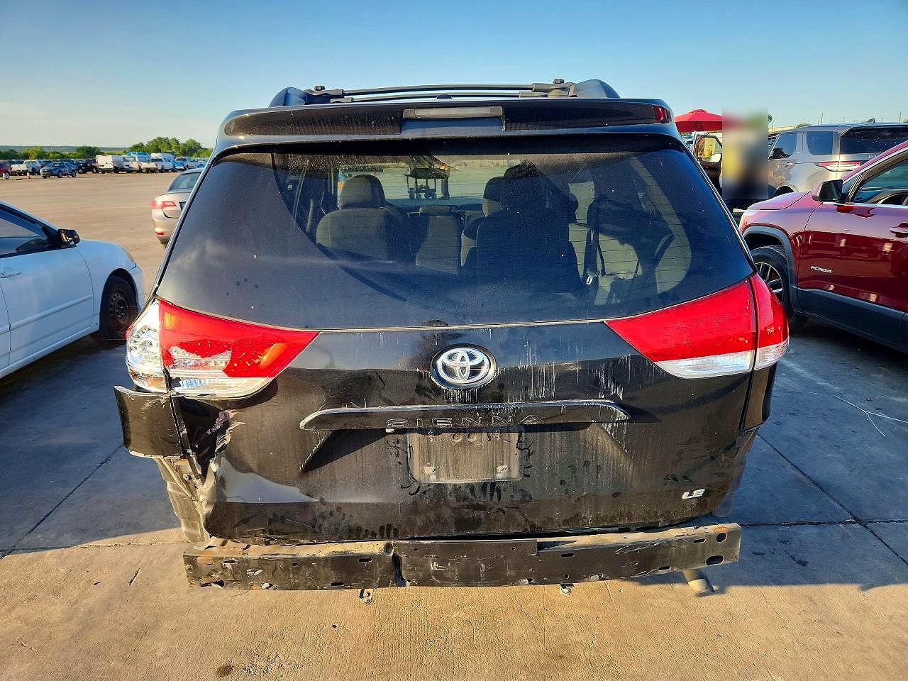 Toyota Sienna Le