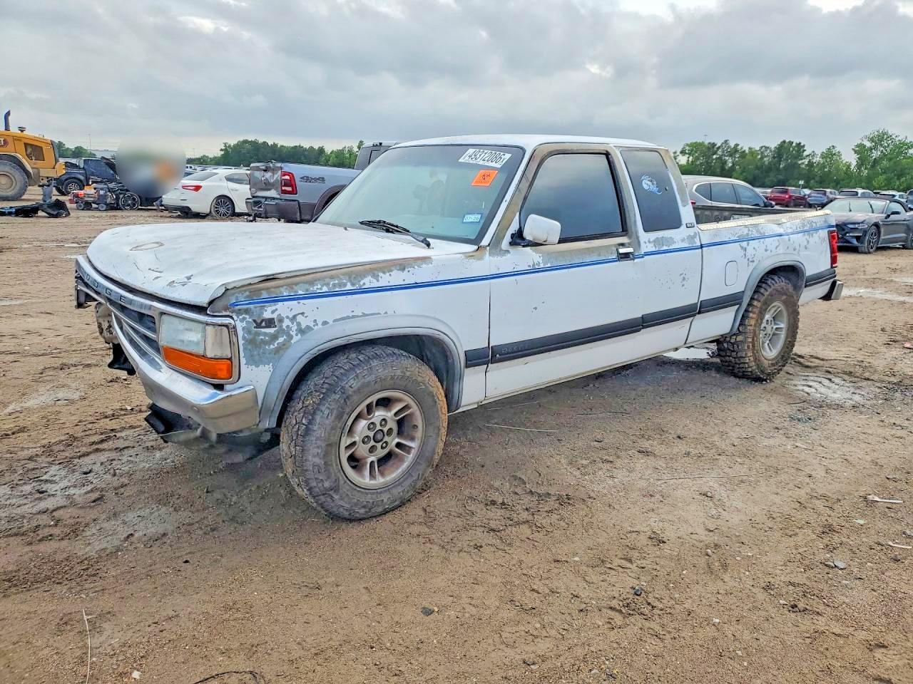 Salvage Dodge Dakota Image