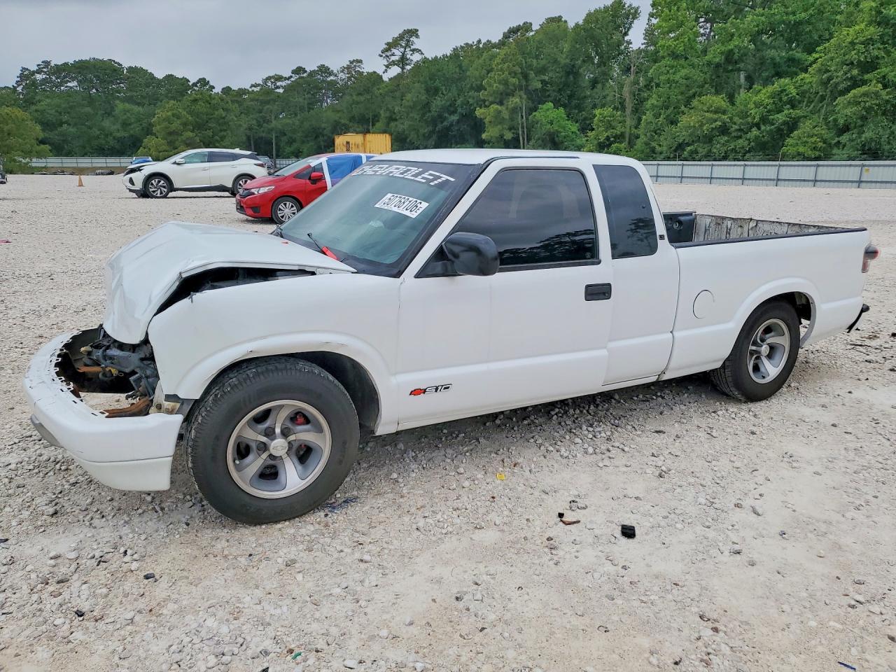 Salvage Chevrolet S-10 Image