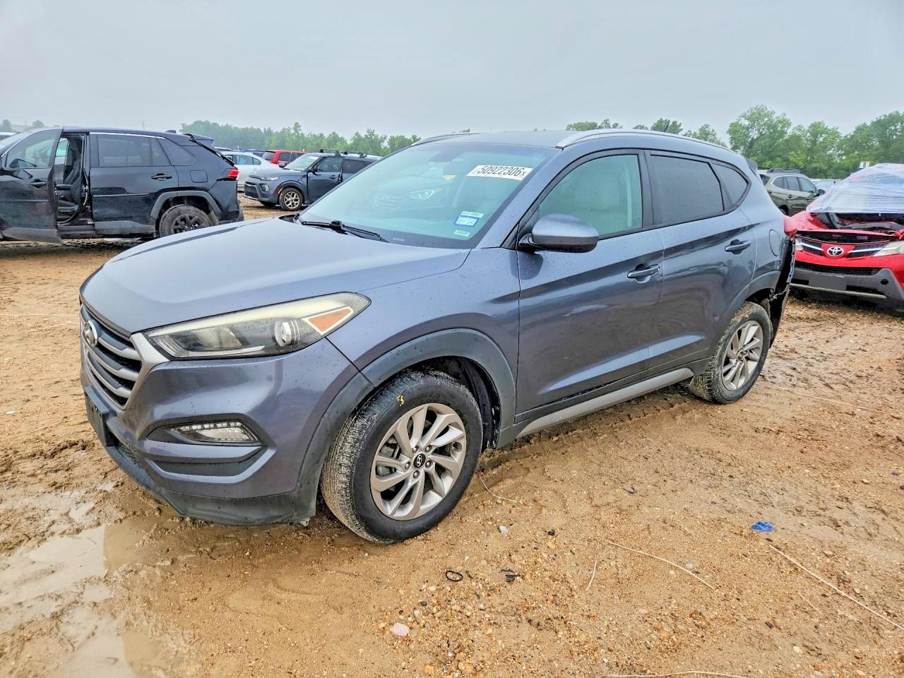 Salvage Hyundai TUCSON Image