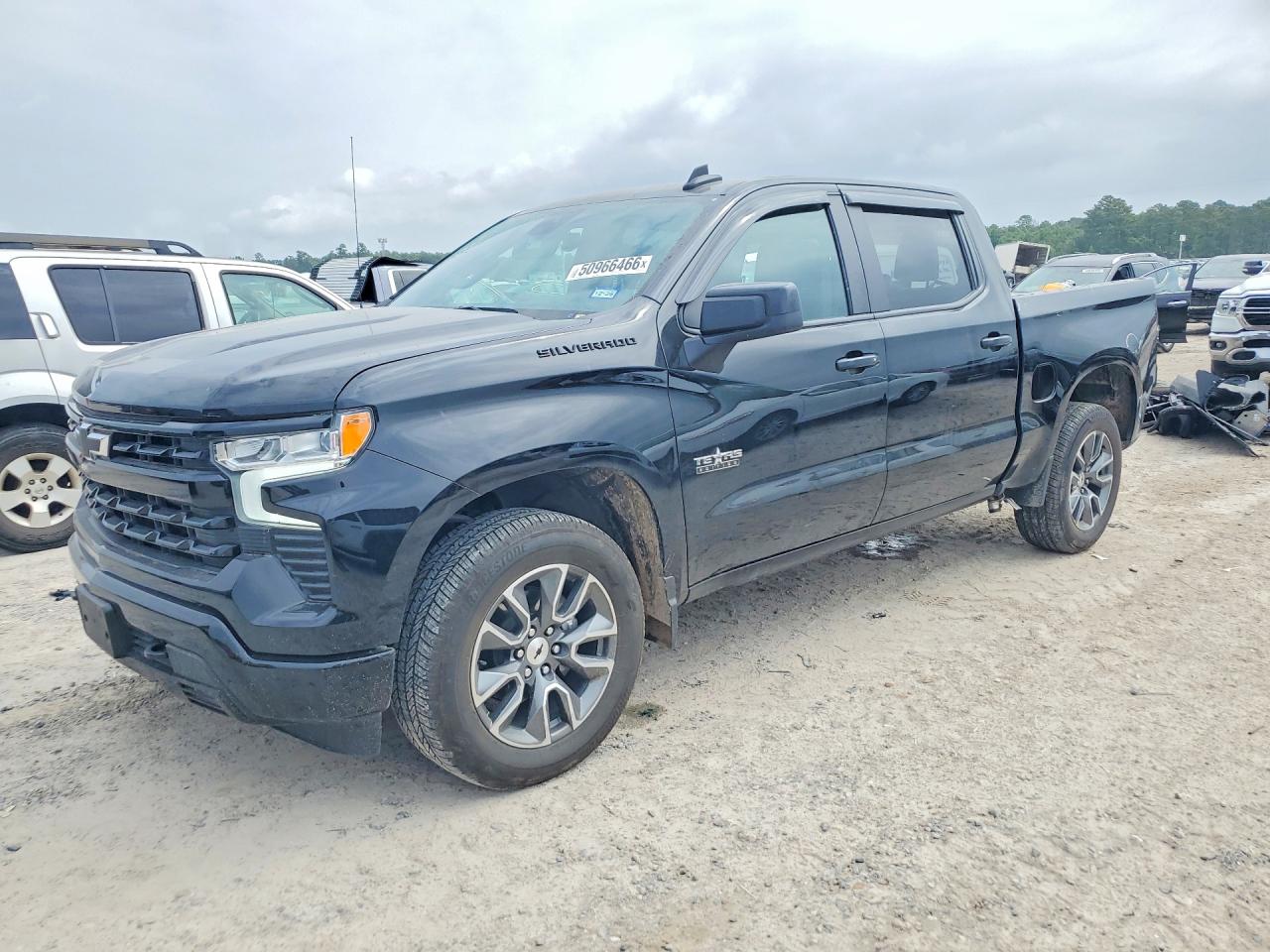 Salvage Chevrolet Silverado Image