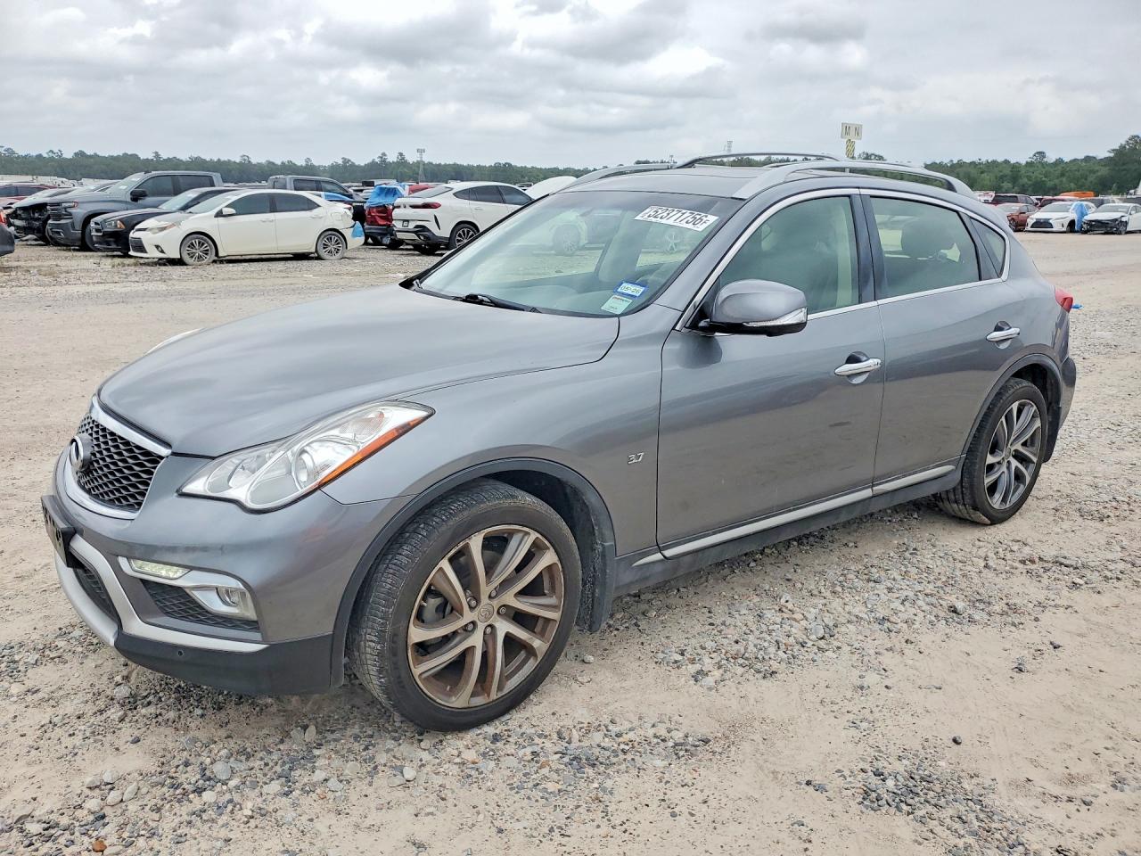 Salvage INFINITI Qx Image