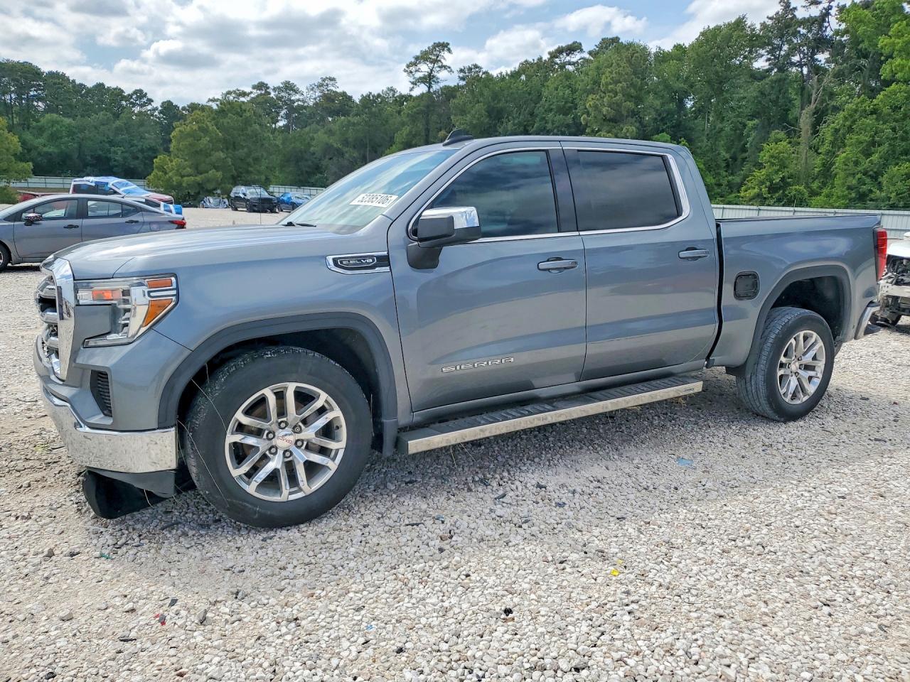 Salvage GMC Sierra Image