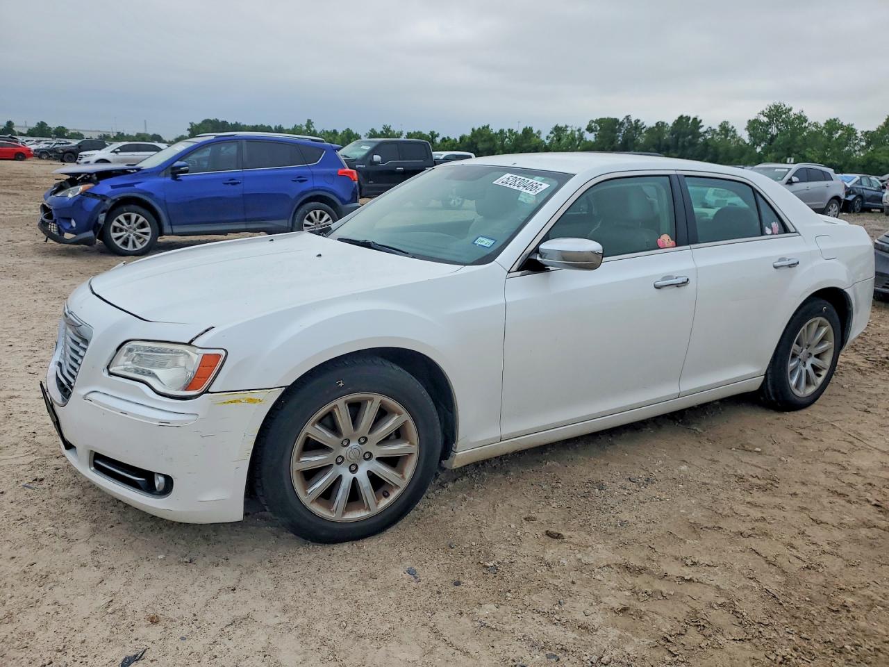 Salvage Chrysler 300 Image