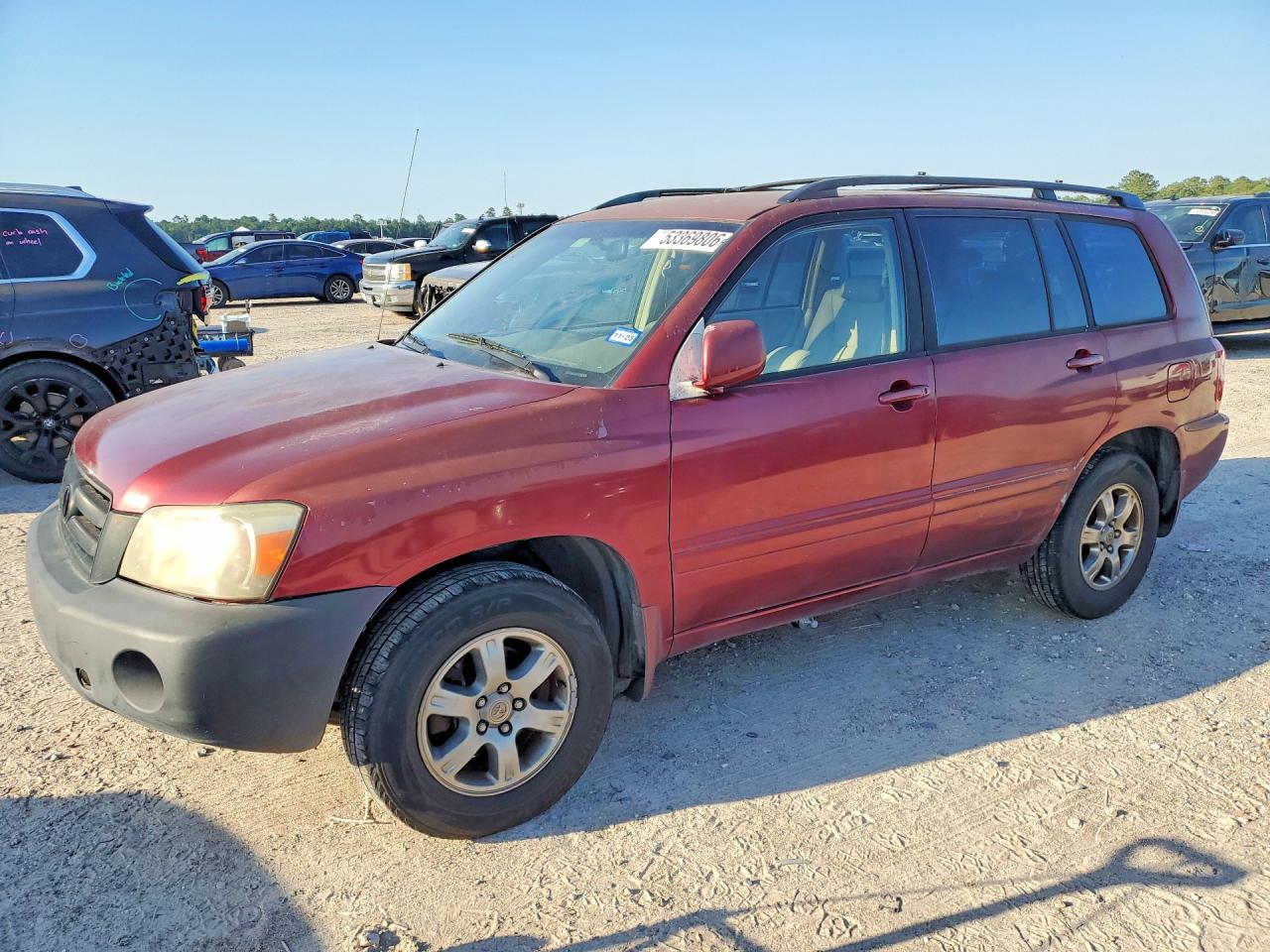 Salvage Toyota Highlander Image
