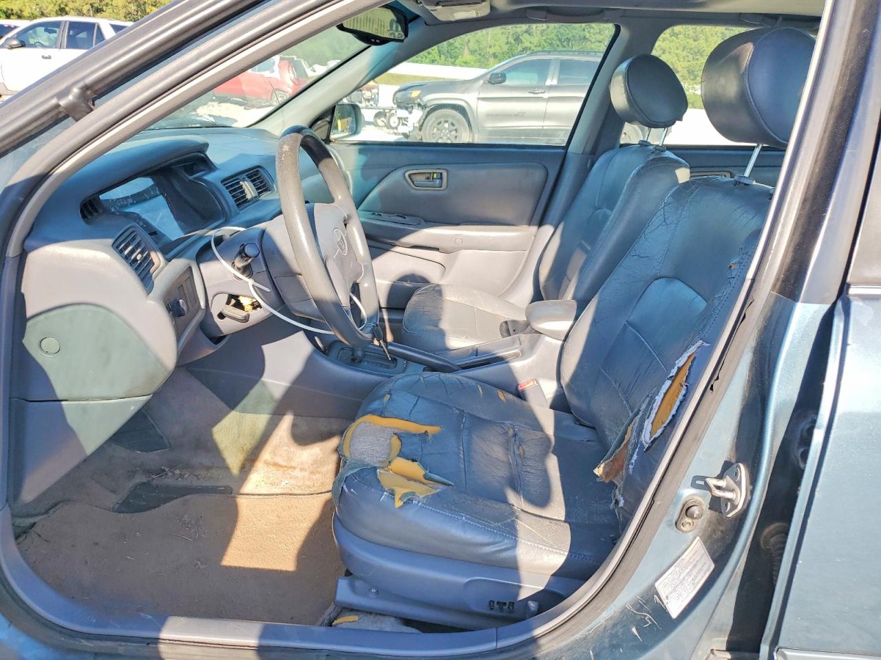 Toyota Camry Le V6