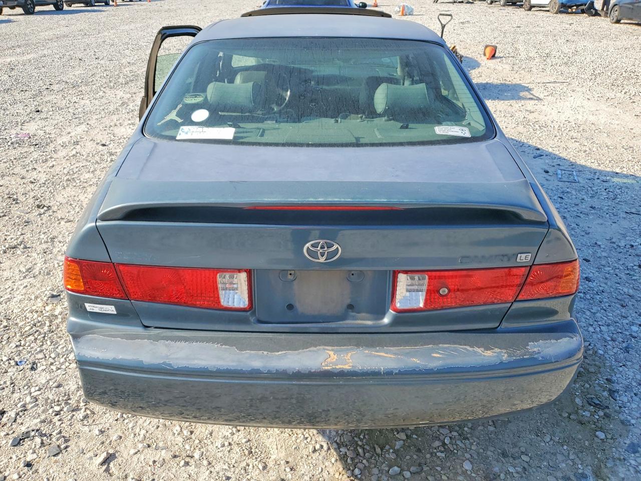 Toyota Camry Le V6