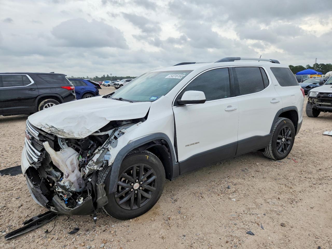 Salvage GMC Acadia Image