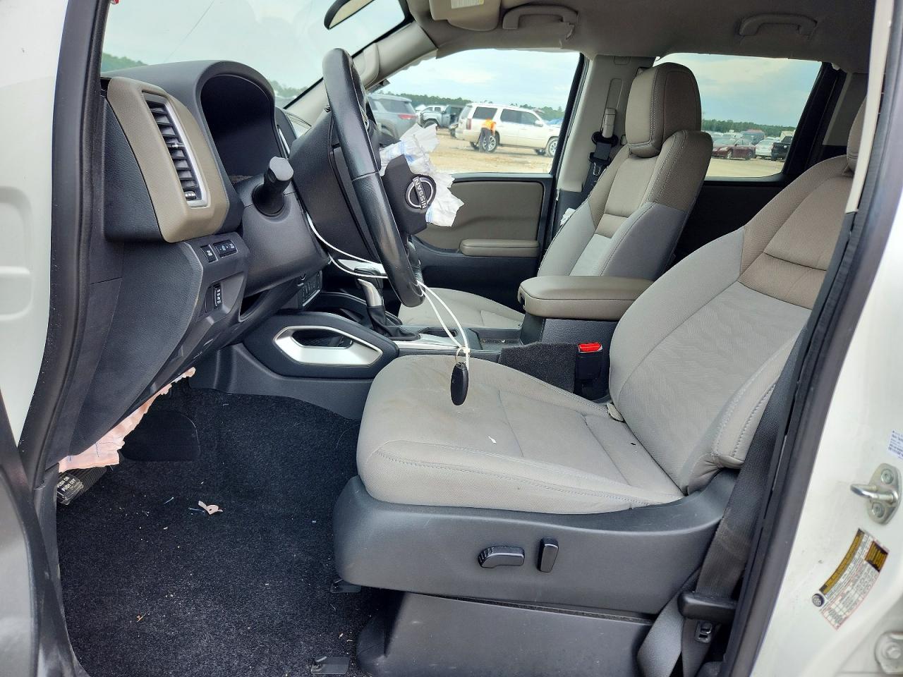 Nissan Frontier Sv