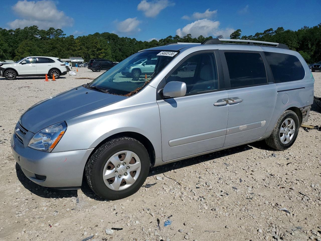 Salvage Kia Sedona Image
