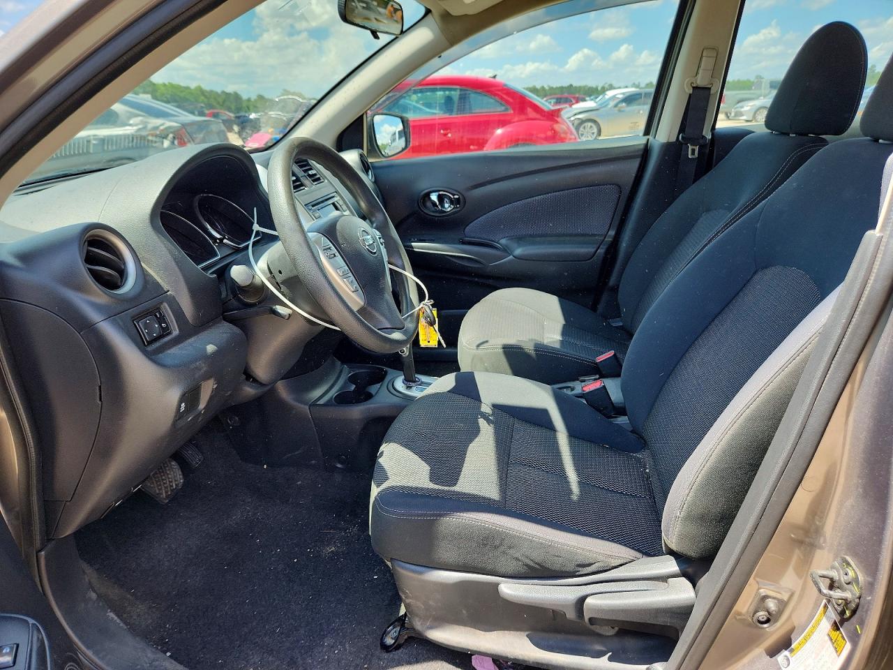 Nissan Versa 1.6 Sv