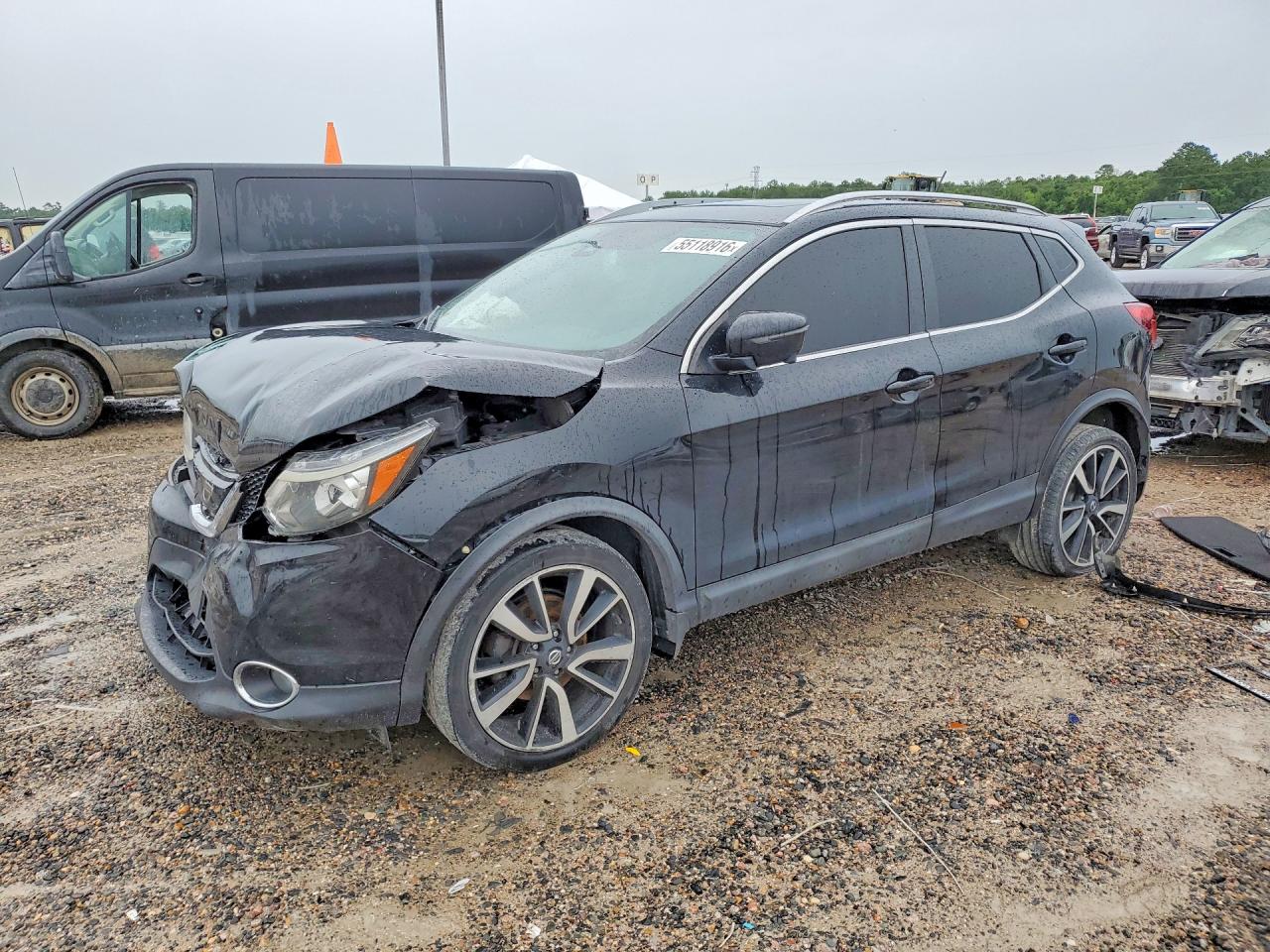 Salvage Nissan Rogue Image