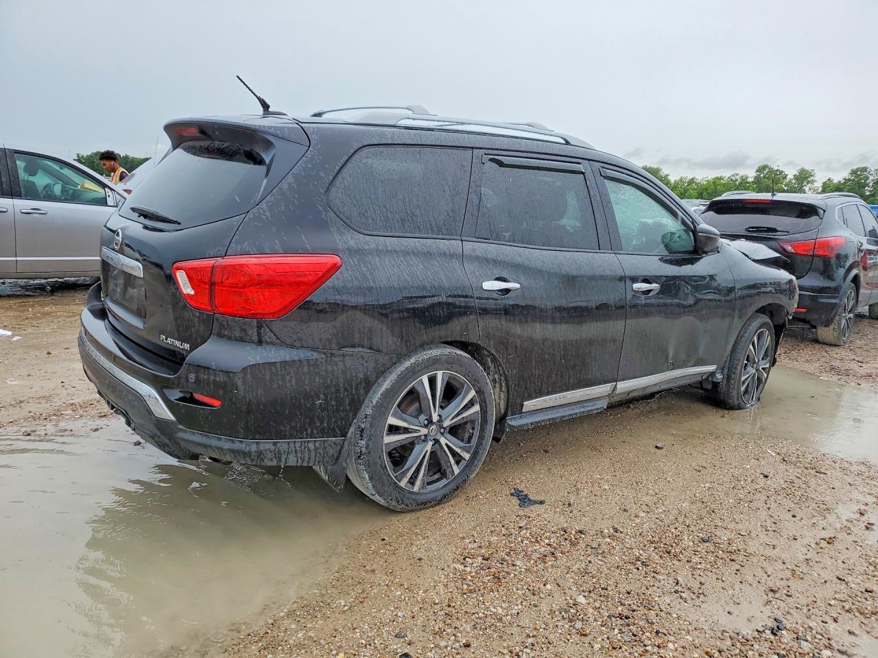Nissan Pathfinder Platinum