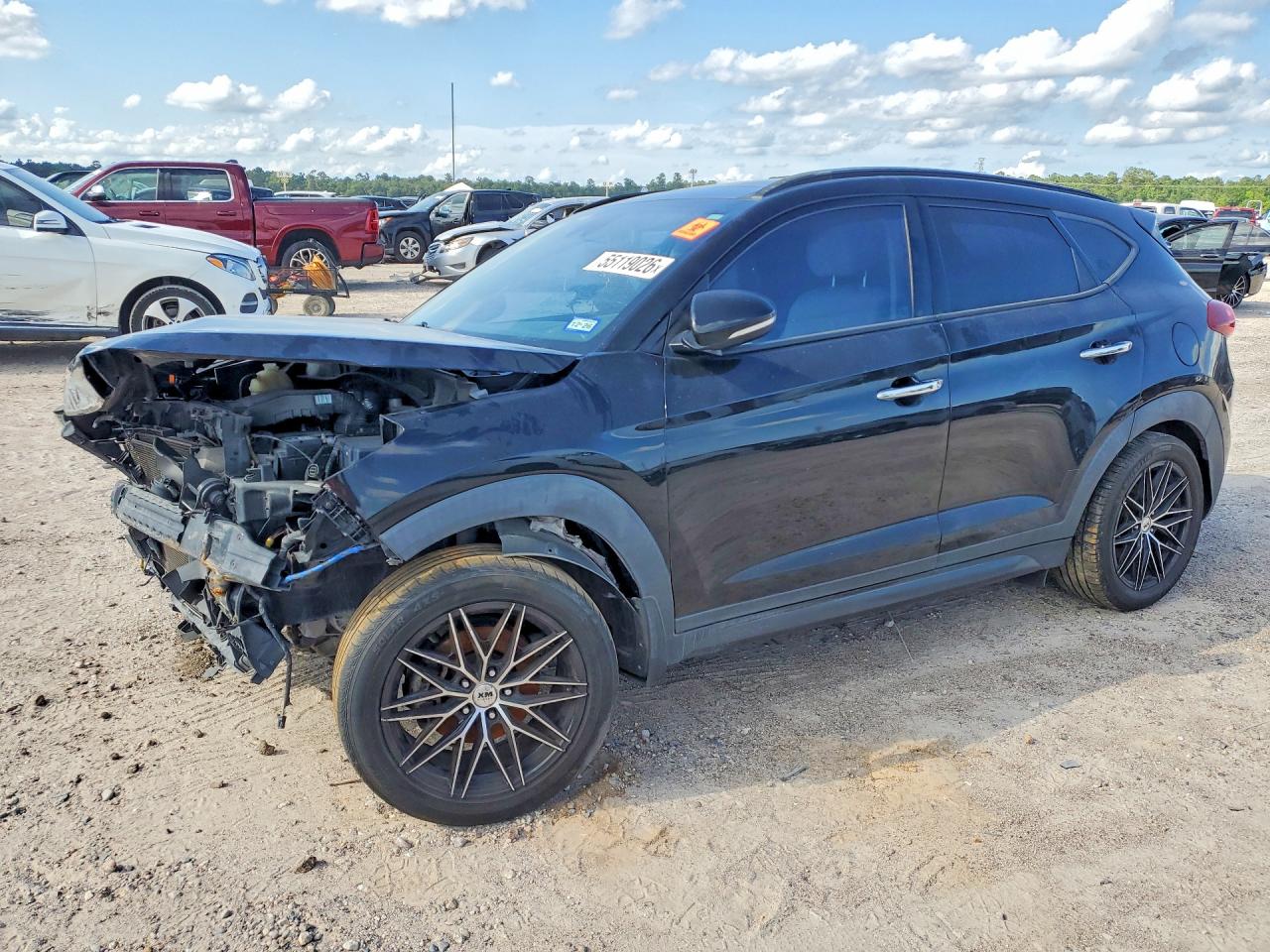 Salvage Hyundai TUCSON Image
