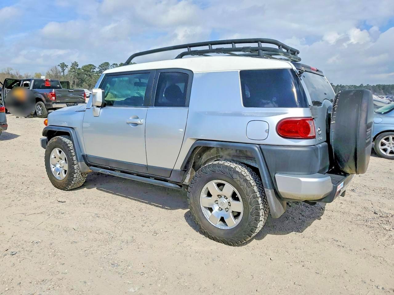 Toyota FJ Cruiser Base