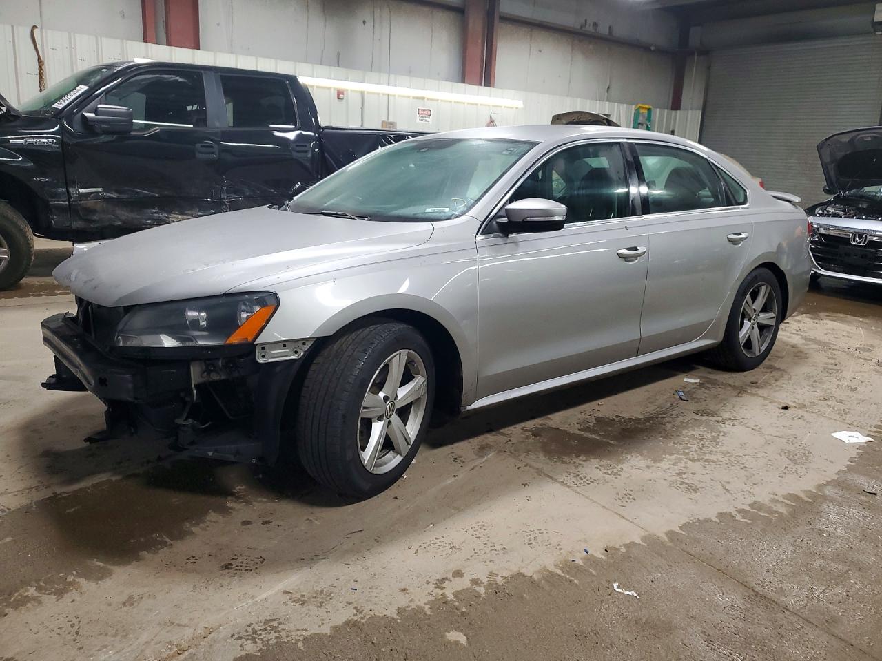 Salvage Volkswagen Passat Image