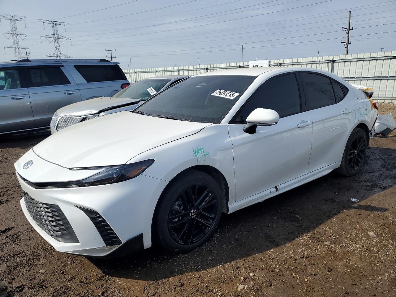 Salvage Toyota Camry Image