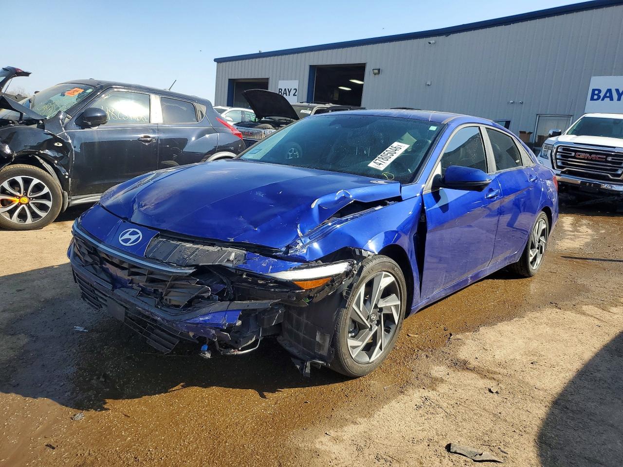 Salvage Hyundai ELANTRA Image