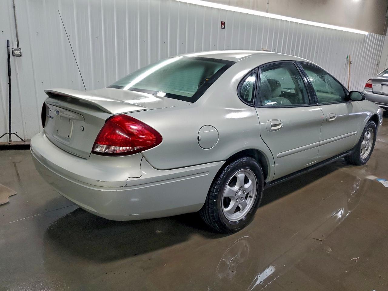 Ford Taurus Se
