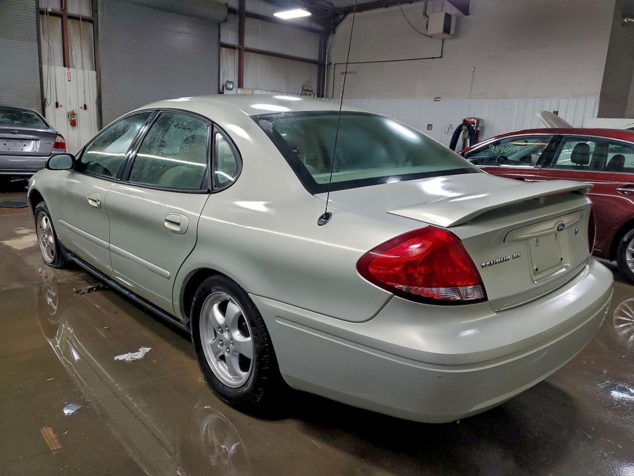 Ford Taurus Se