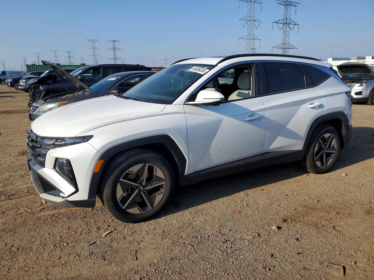 Salvage Hyundai TUCSON Image