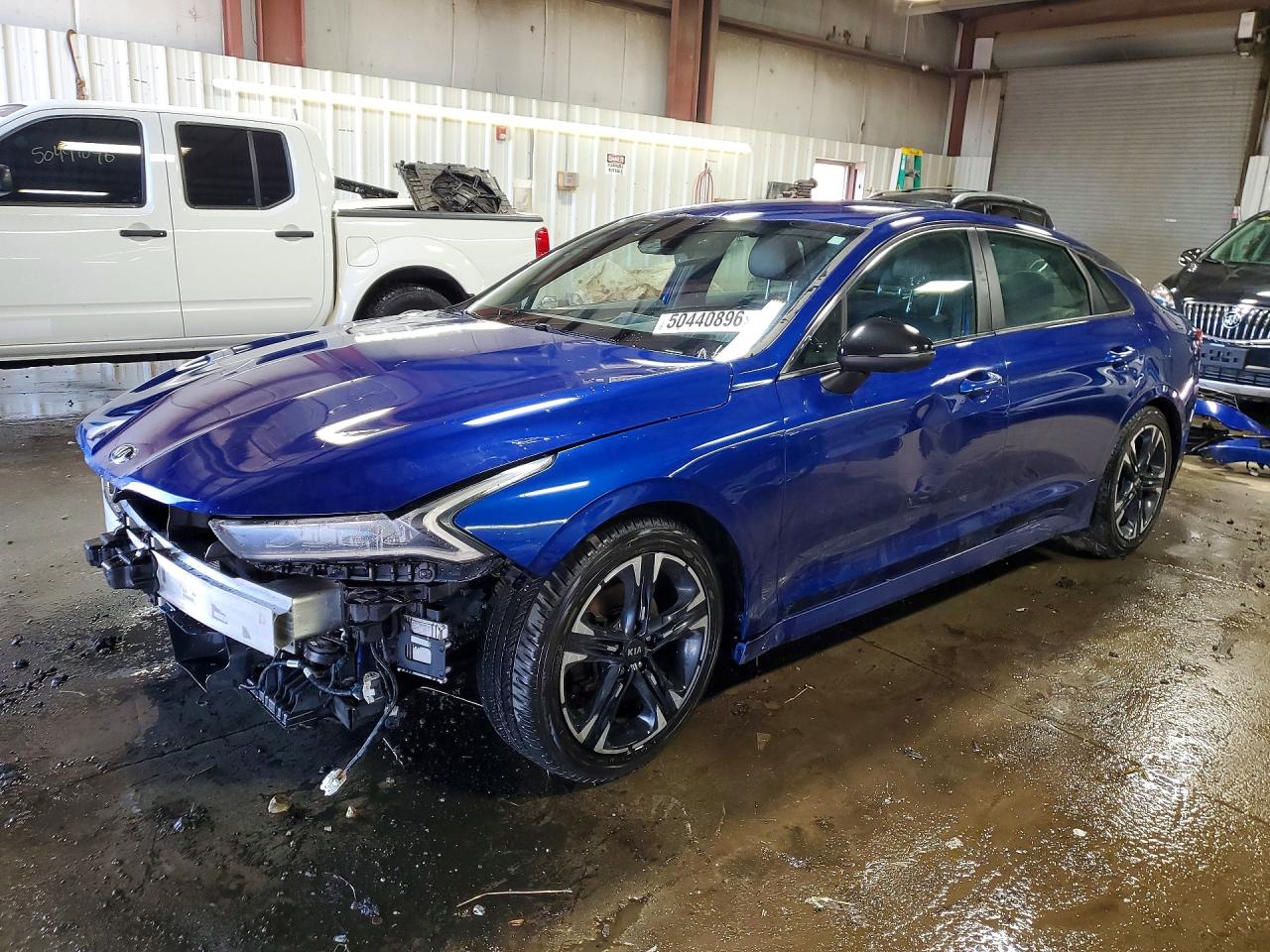 Salvage Kia K5 Image