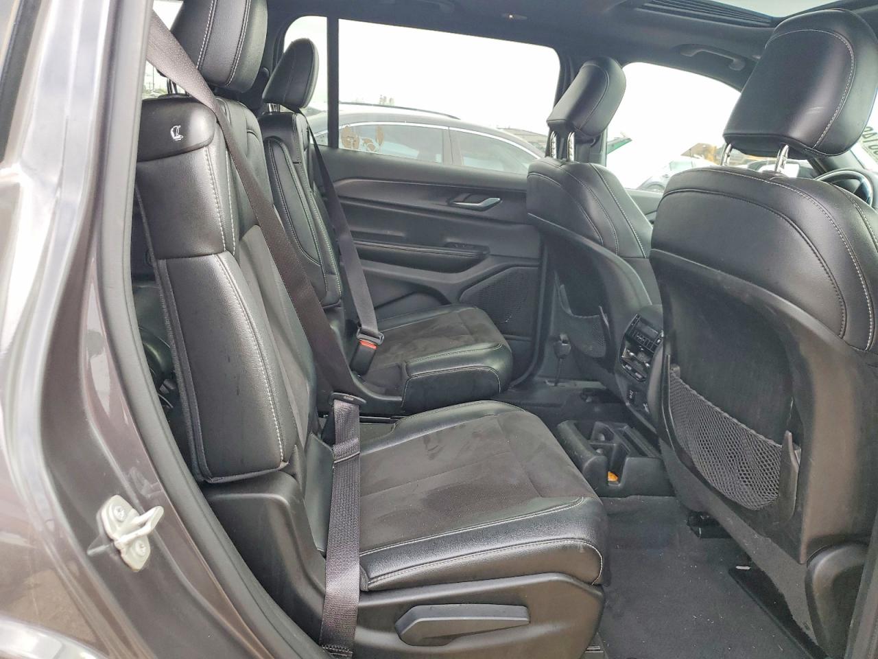 Jeep Cherokee L Laredo