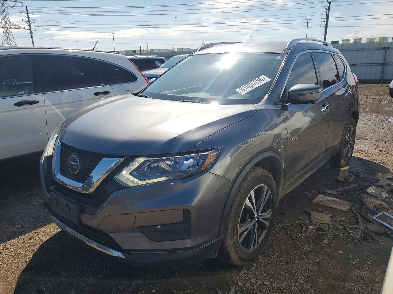 Salvage Nissan Rogue Image