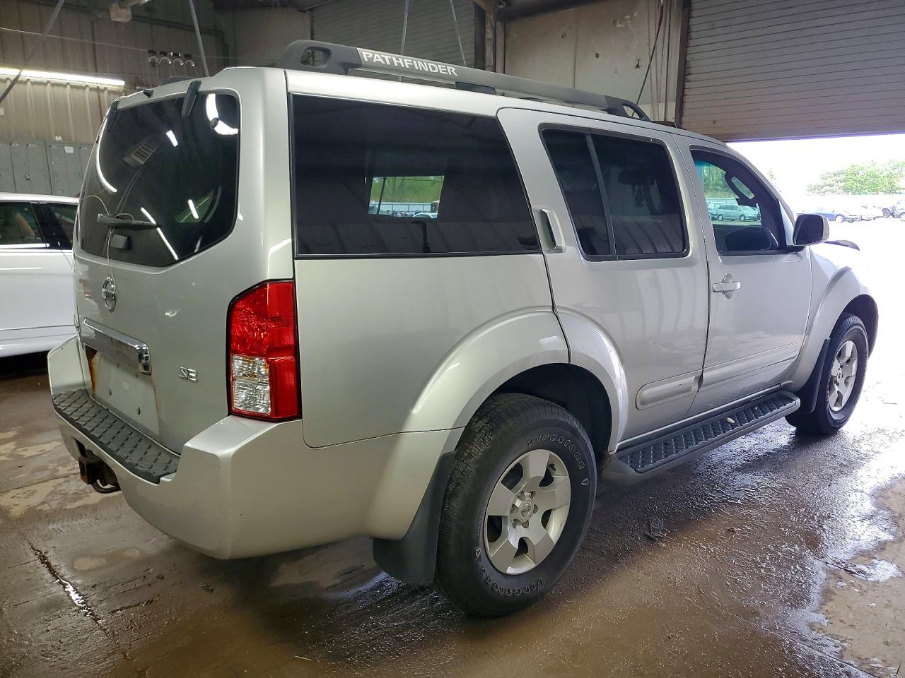 Nissan Pathfinder S