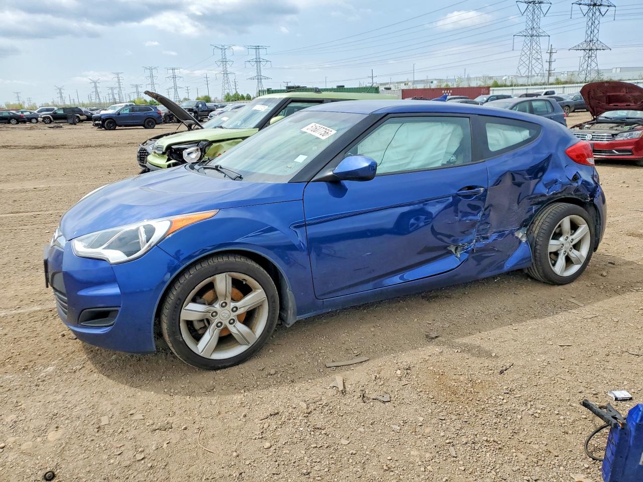 Salvage Hyundai VELOSTER Image