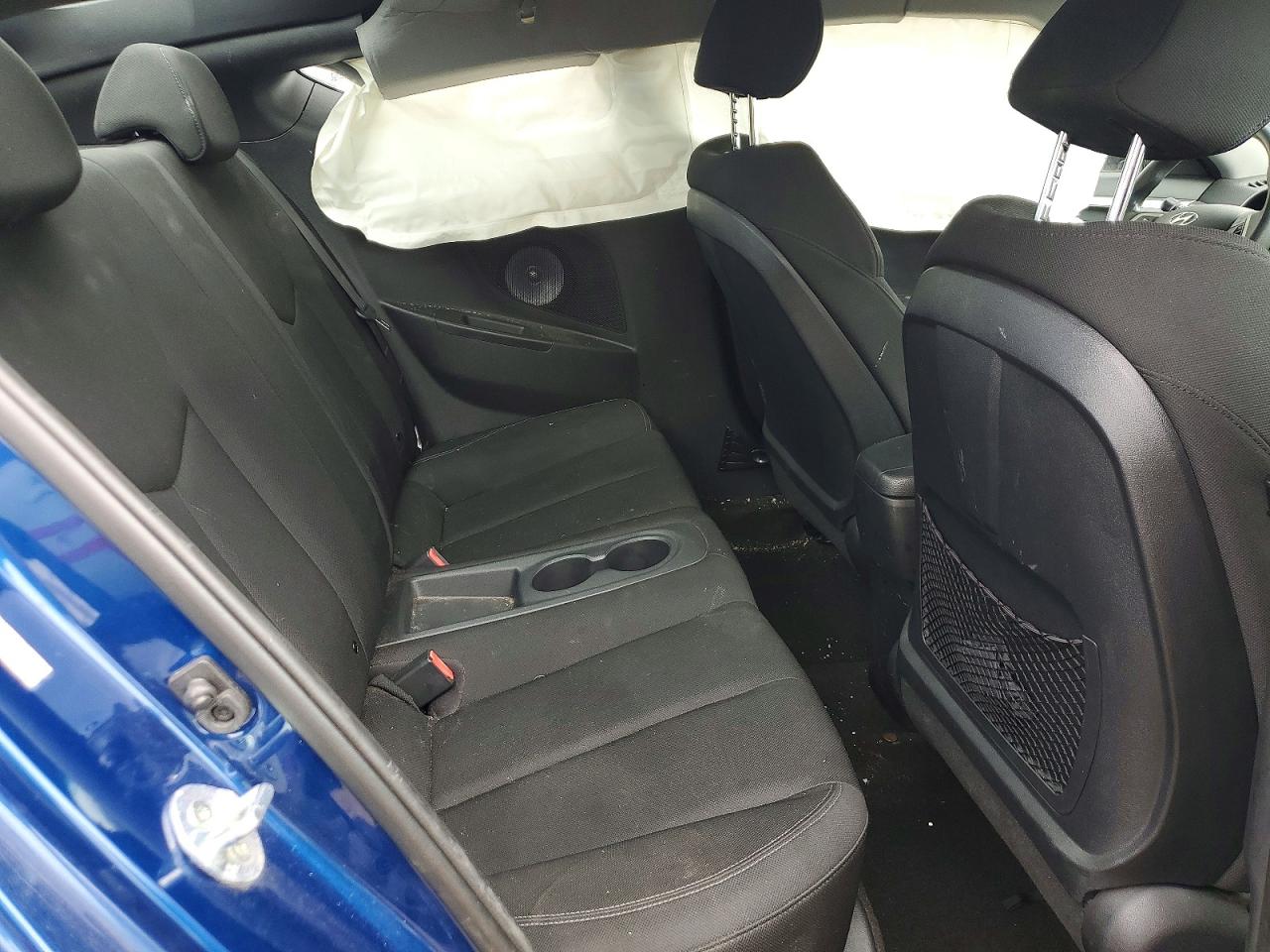 Hyundai VELOSTER Base