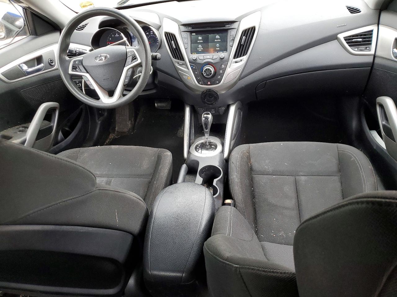 Hyundai VELOSTER Base
