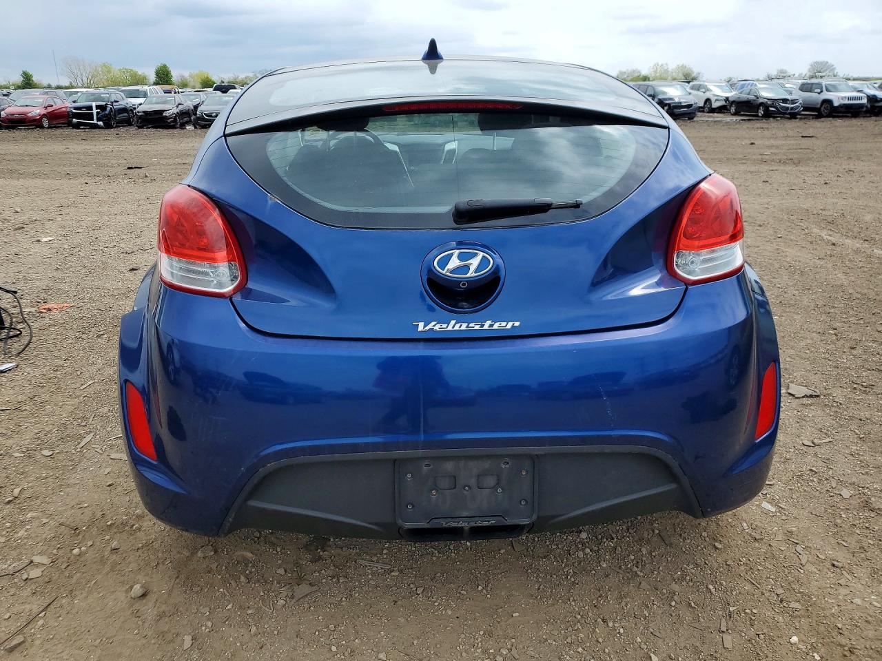 Hyundai VELOSTER Base