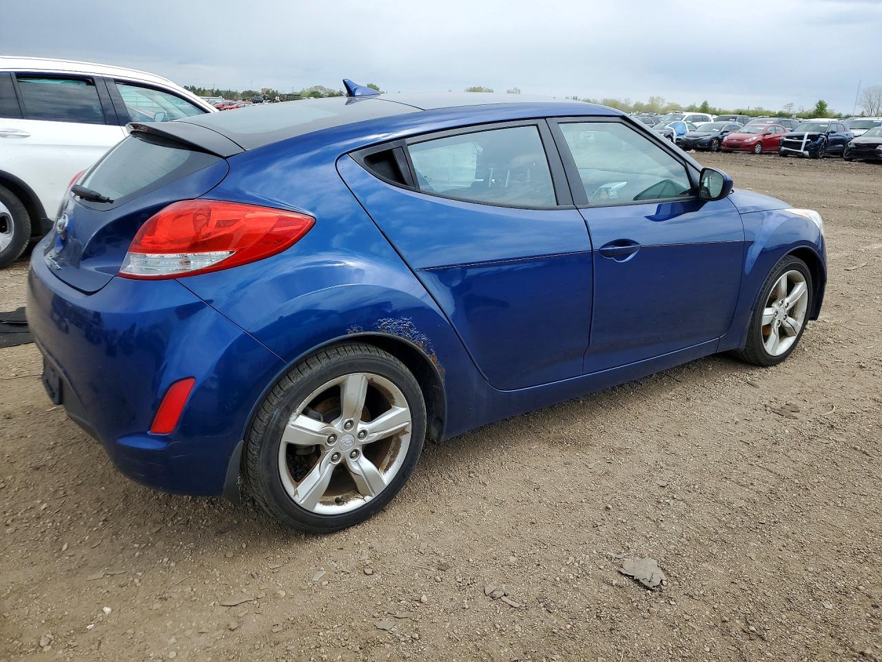 Hyundai VELOSTER Base