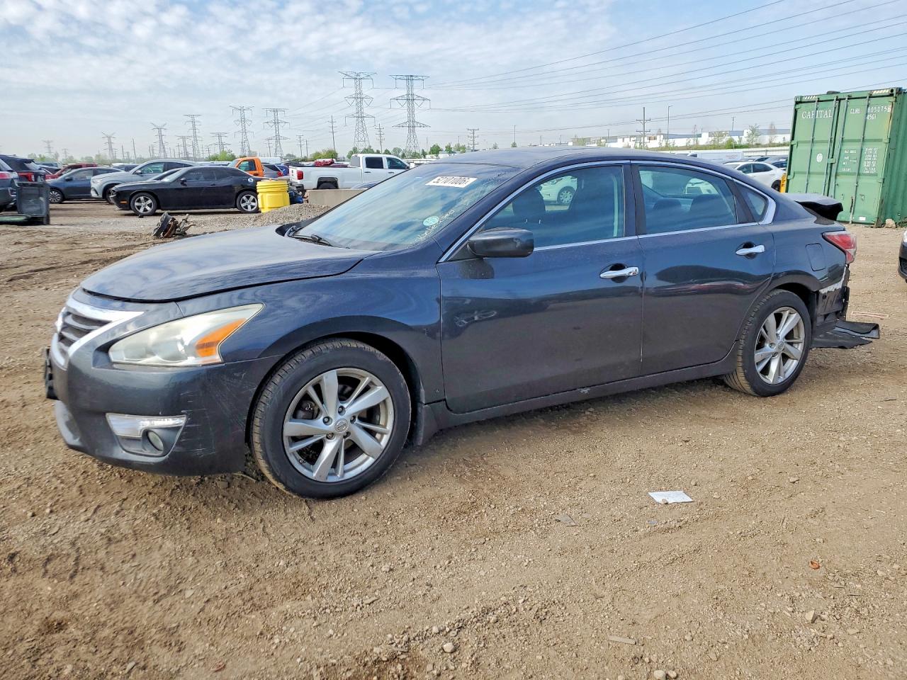 Salvage Nissan Altima Image