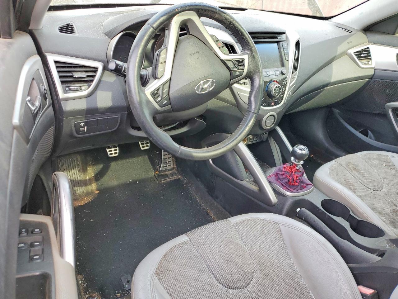 Hyundai VELOSTER Base