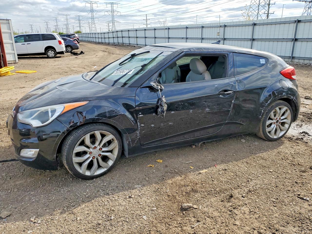 Salvage Hyundai VELOSTER Image