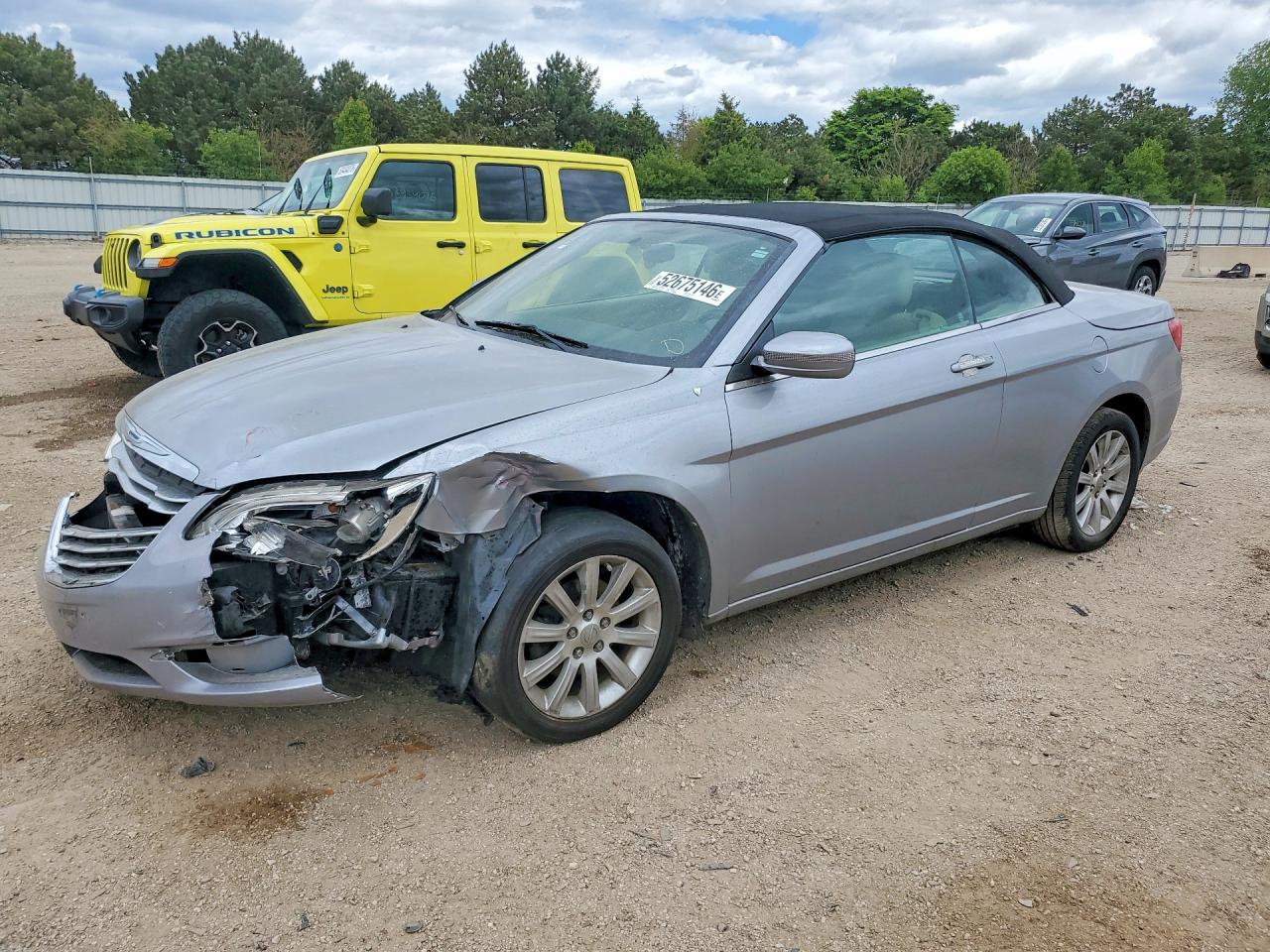 Salvage Chrysler 200 Image