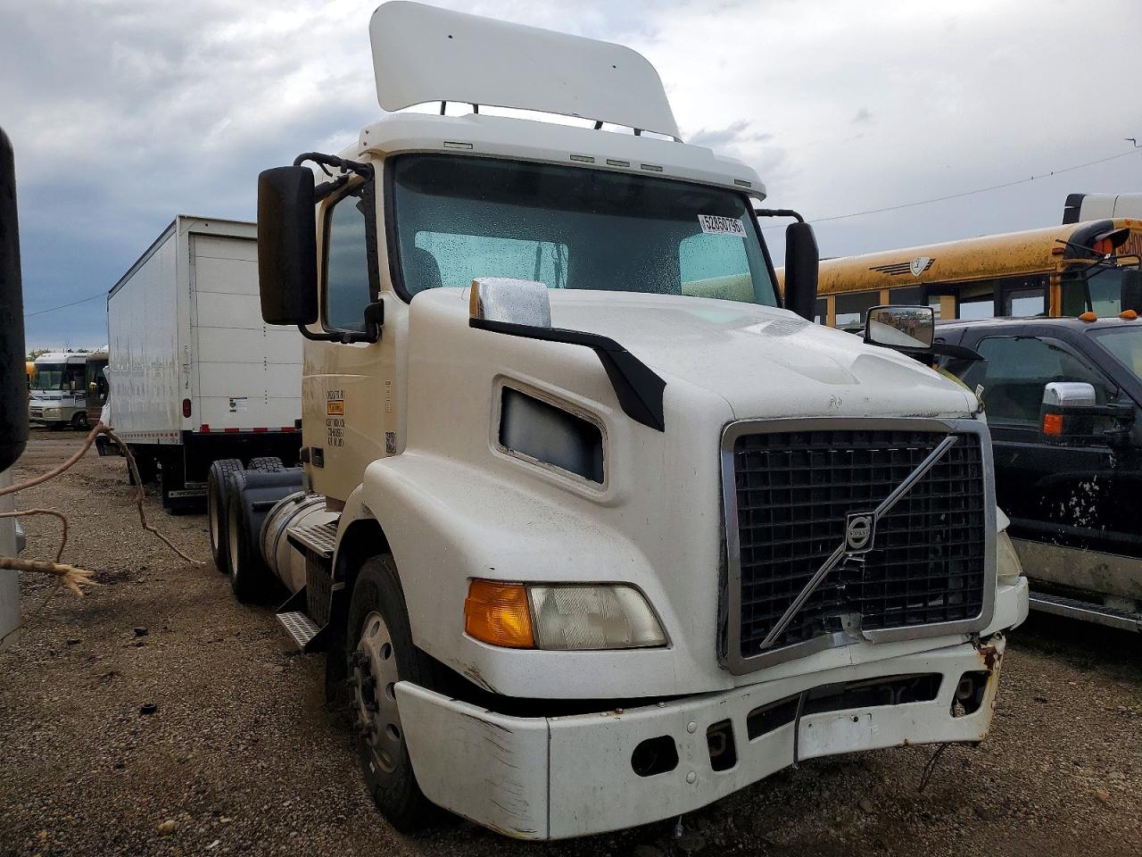 Salvage Volvo Vn Image