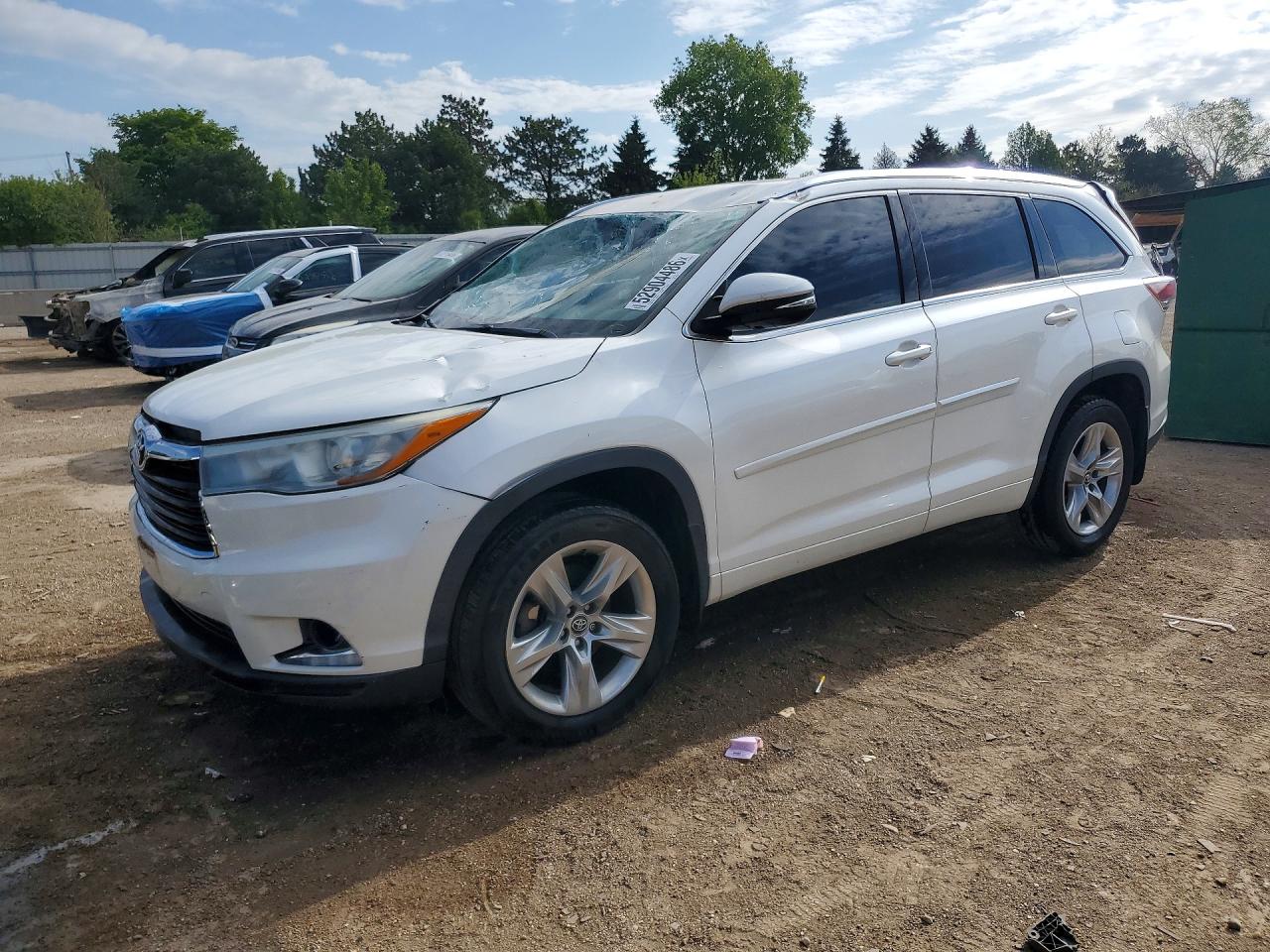 Salvage Toyota Highlander Image