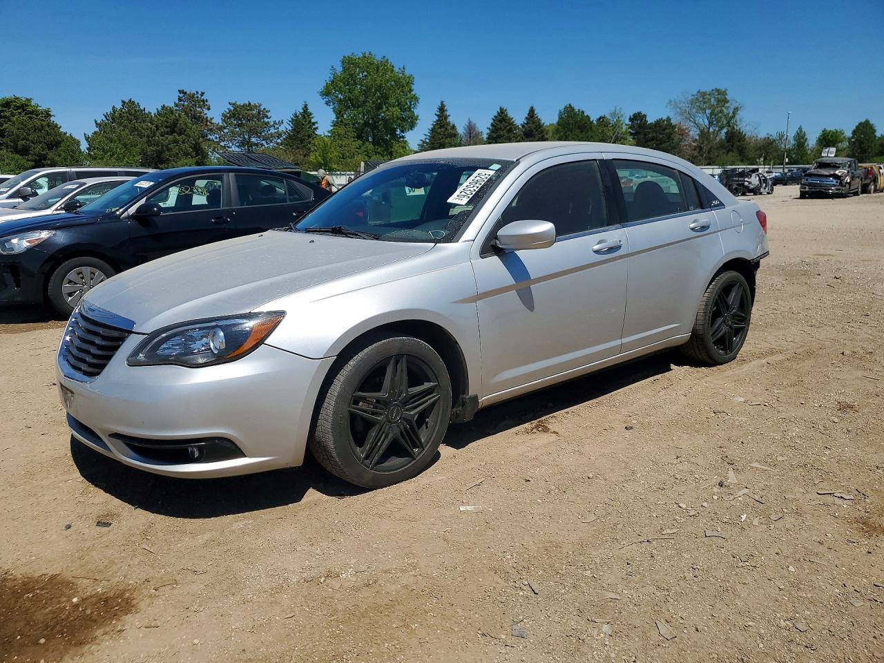Salvage Chrysler 200 Image