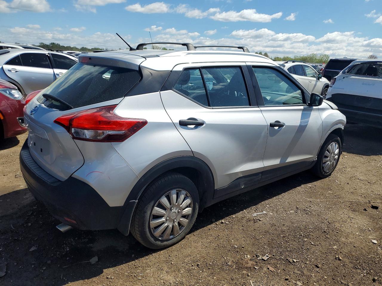 Nissan Kicks S