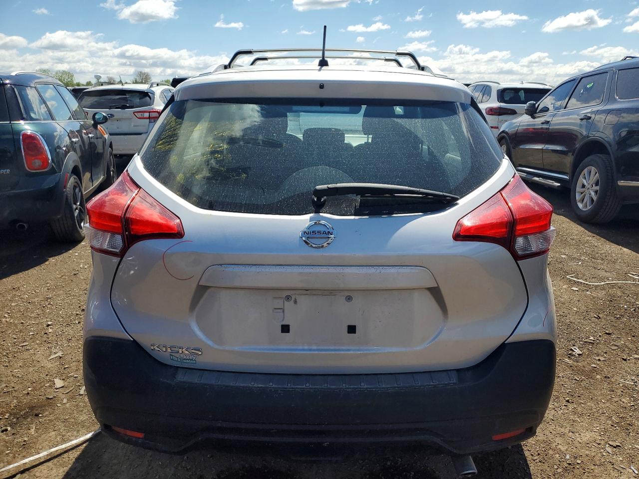 Nissan Kicks S
