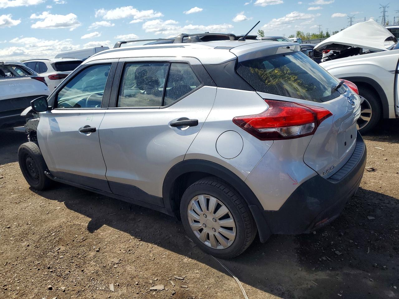 Nissan Kicks S