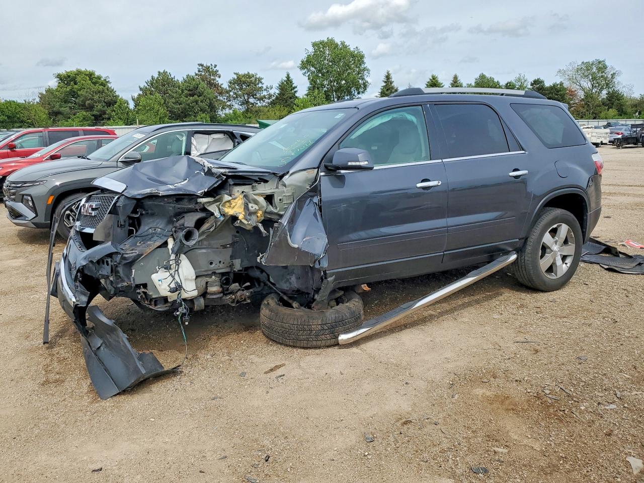 Salvage GMC Acadia Image